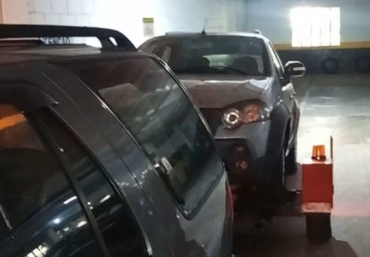 Guincho removendo veículo de garagem e subsolo em São Paulo