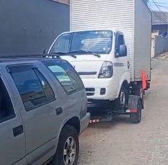 Guincho rebocando utilitário em Vila Ré, São Paulo